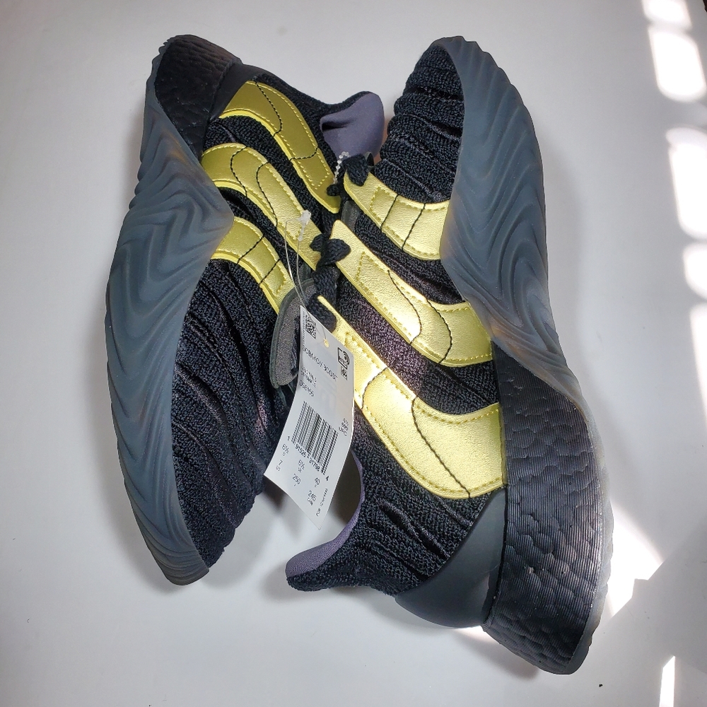 Men’s Adidas Sobakov Boost Core Black/gold size 7